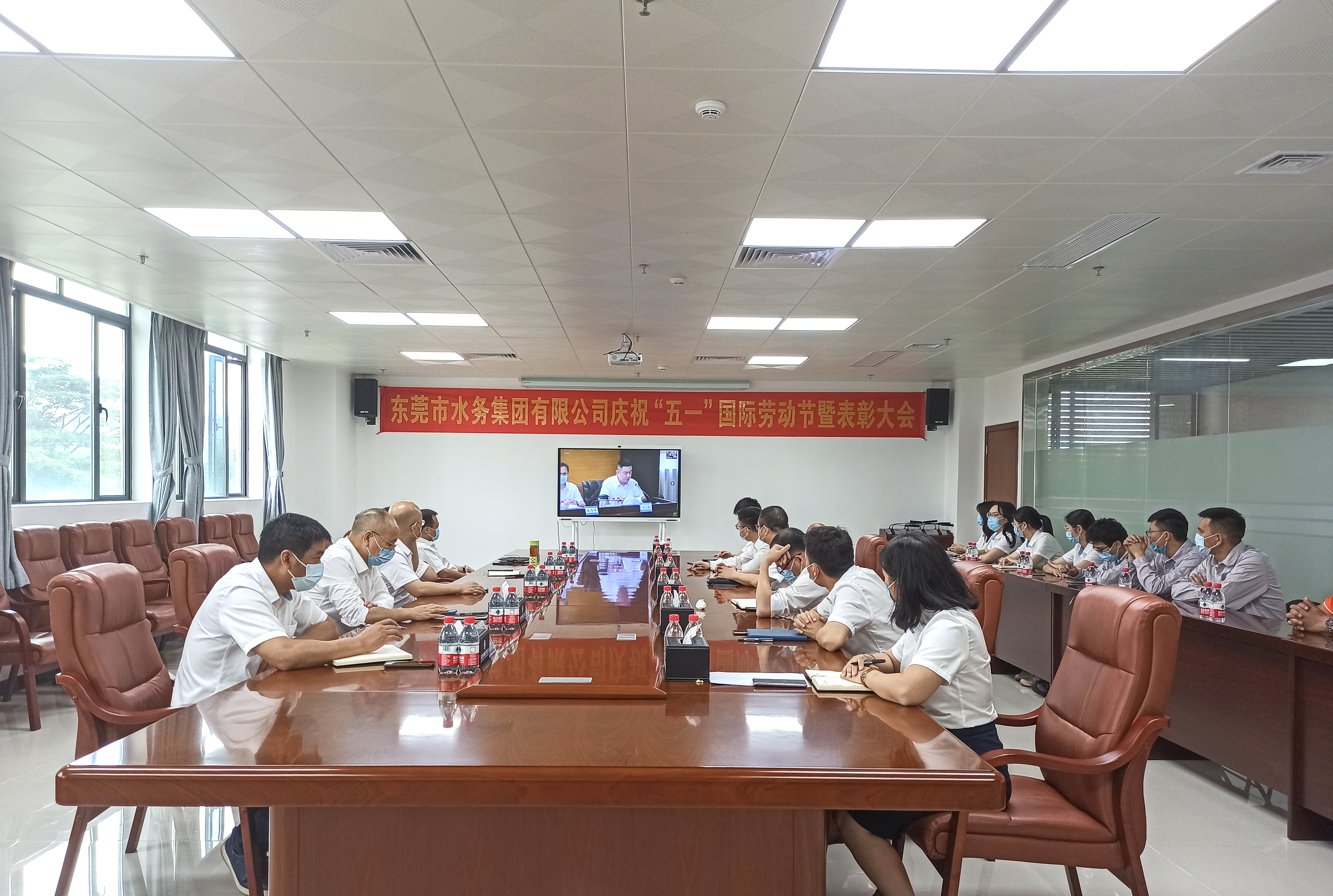 工程公司会议现场2.jpg 工程公司会议现场2.jpg