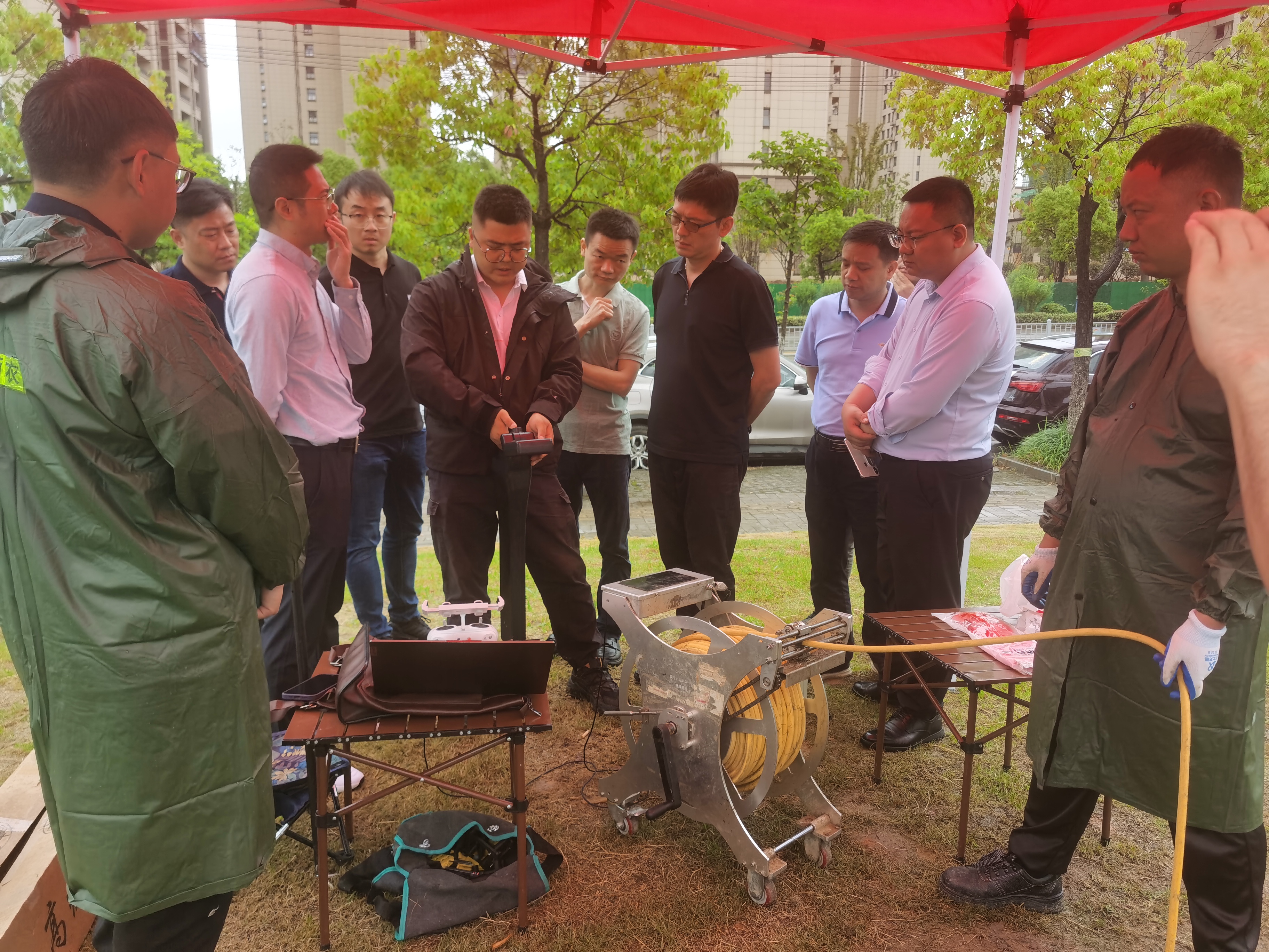 图3 现场调研芜湖市满水状态污水管道检测作业.jpg 图3 现场调研芜湖市满水状态污水管道检测作业.jpg