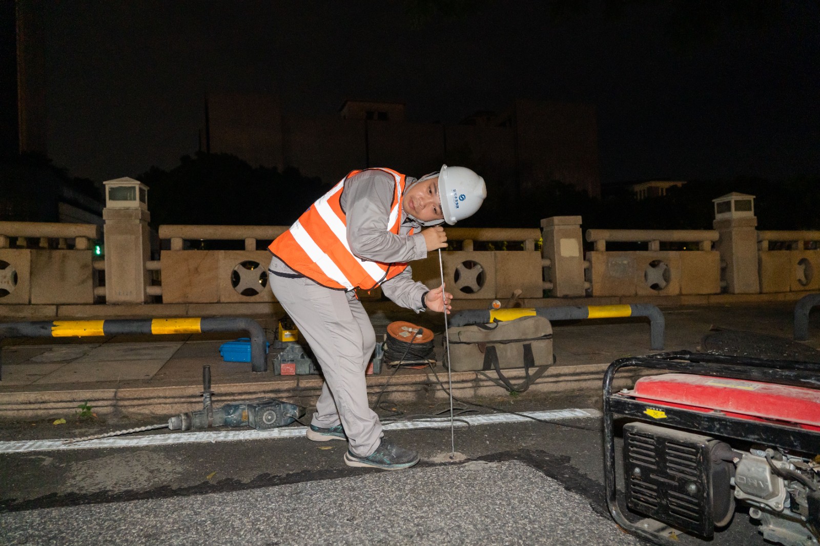 BIN01200.jpg BIN01200.jpg