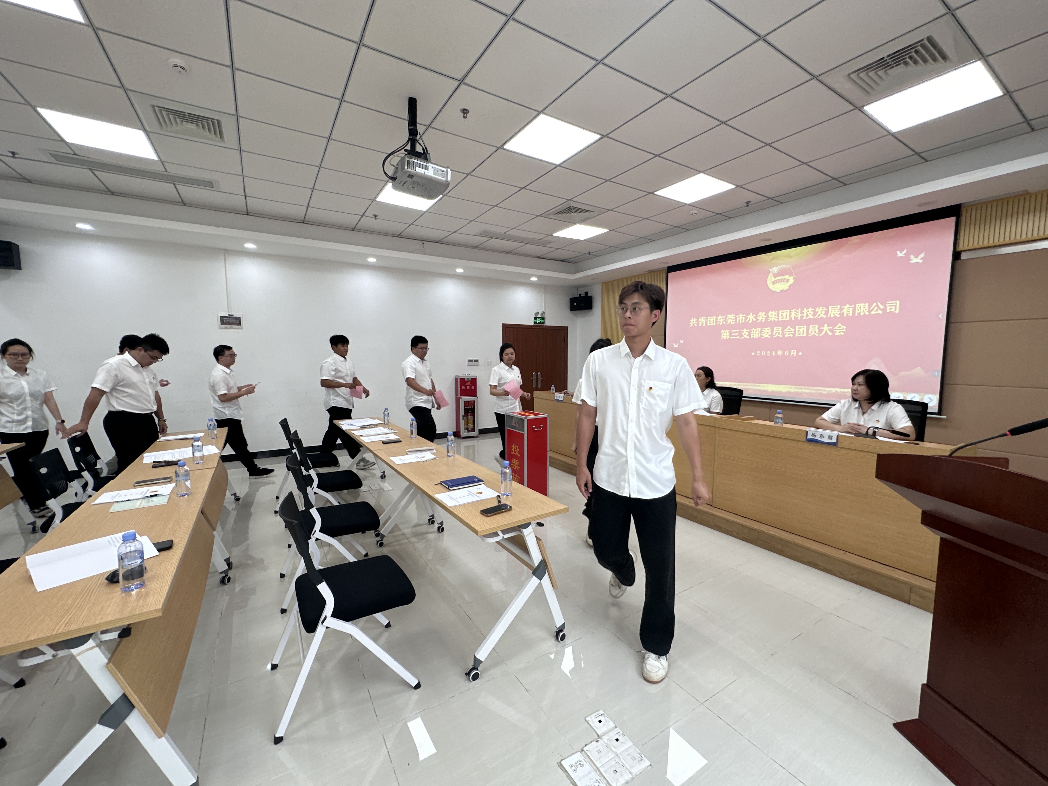 科技公司第三团支部选举投票.jpg