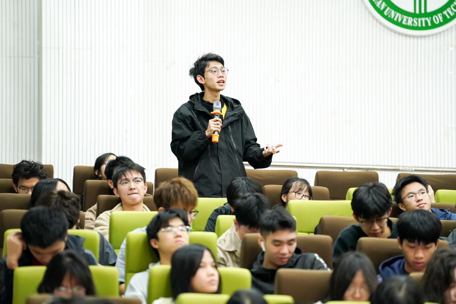 DEC08145.jpg DEC08145.jpg