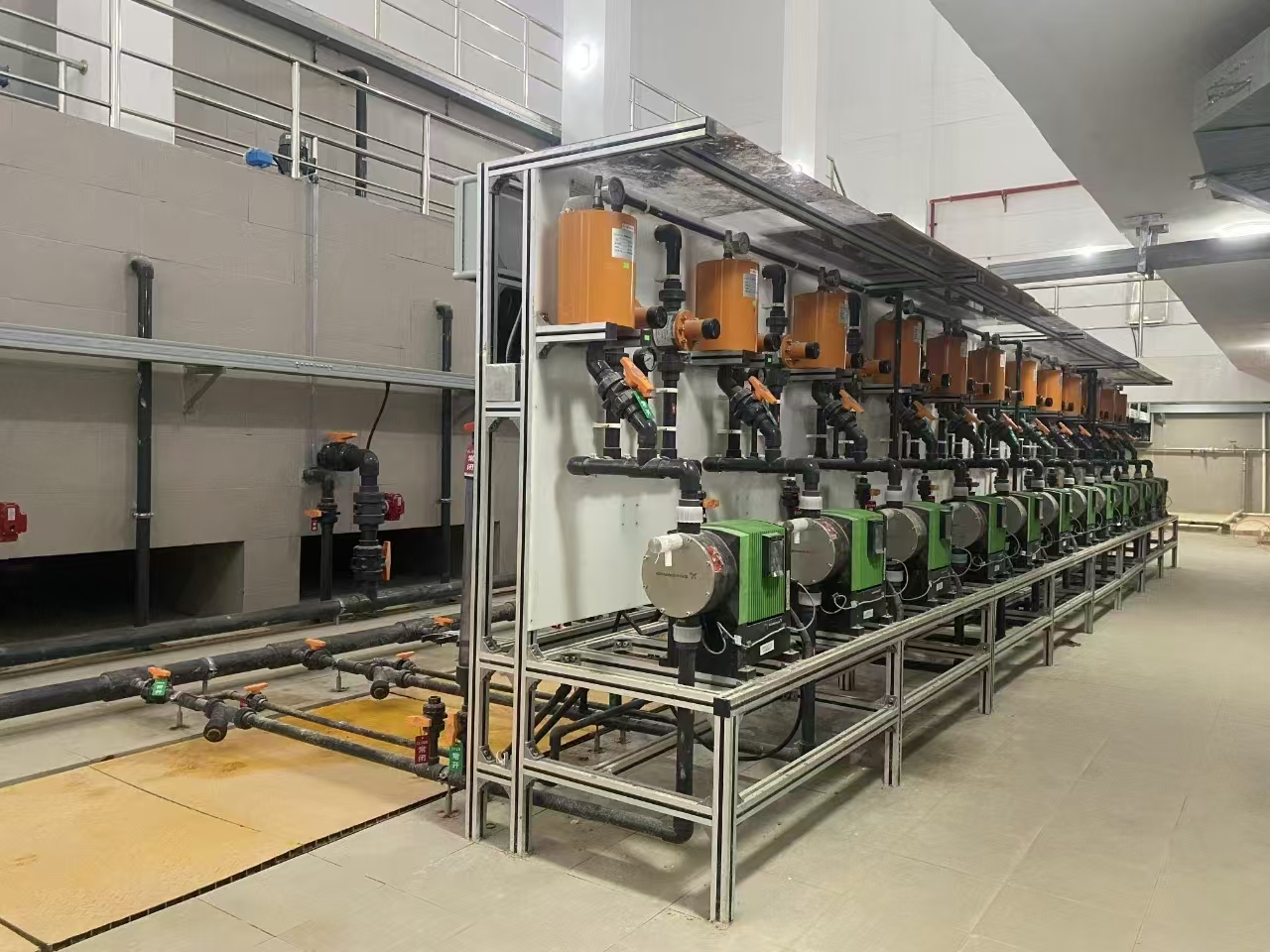 自动投加系统2.jpg 自动投加系统2.jpg