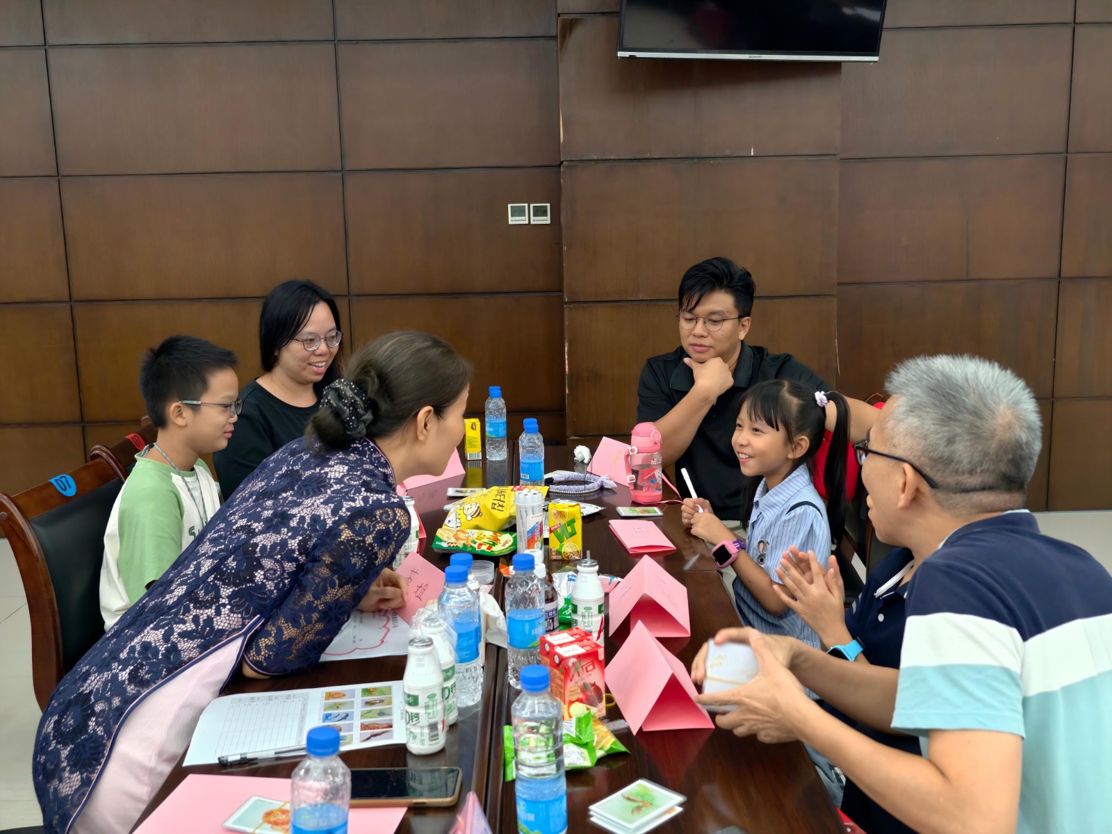 东莞市桃花视频
供水有限公司“看见彼此,镜映成长”亲子心理关爱活动2.jpg