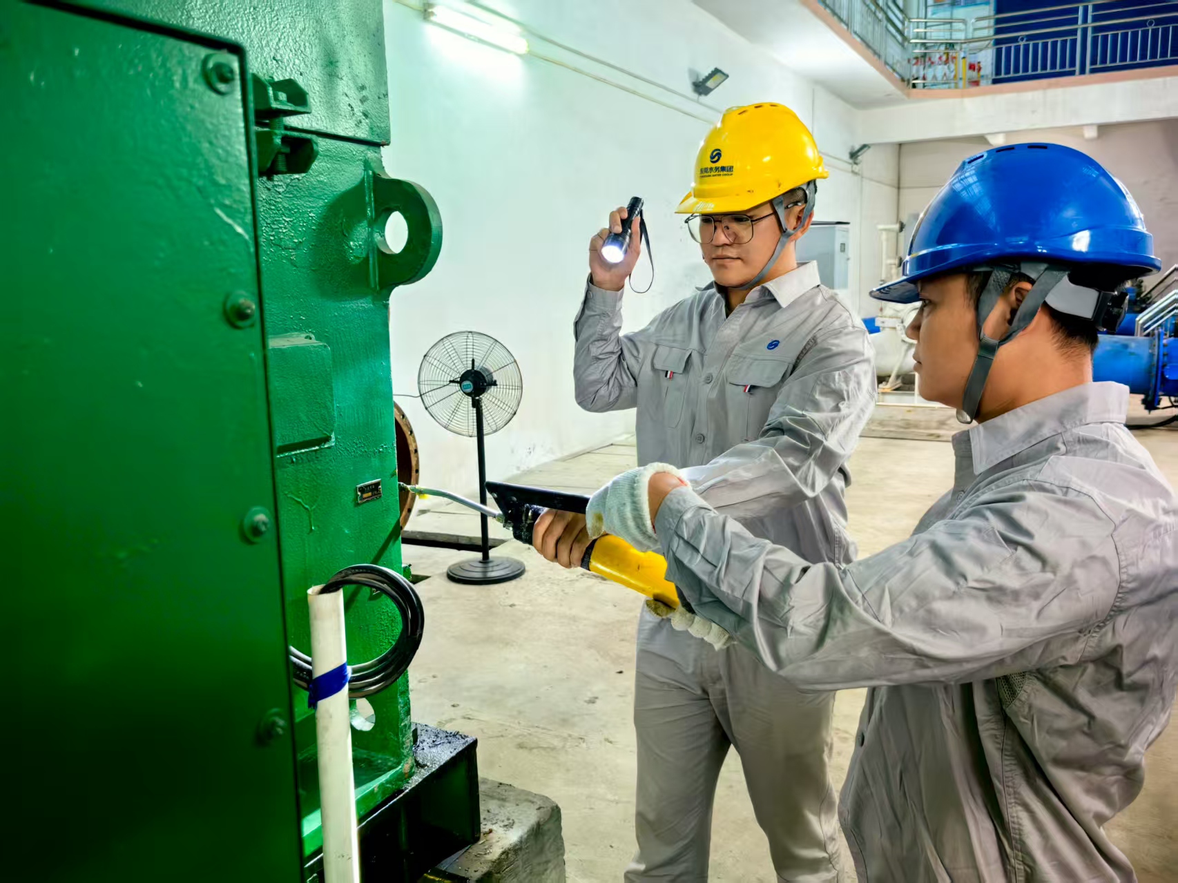 对供水设备进行全面检修与维护1.jpg 对供水设备进行全面检修与维护1.jpg